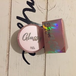 Touch in Sol Glossy Skin Balm